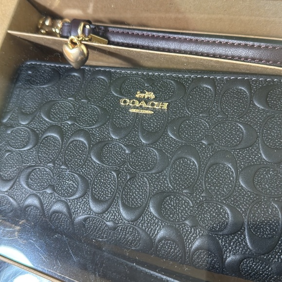 Black  Zip Around Wallet In Signature leather gift box - Picture 6 of 8